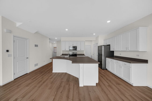Building Photo - 2260 Horseshoe Cir