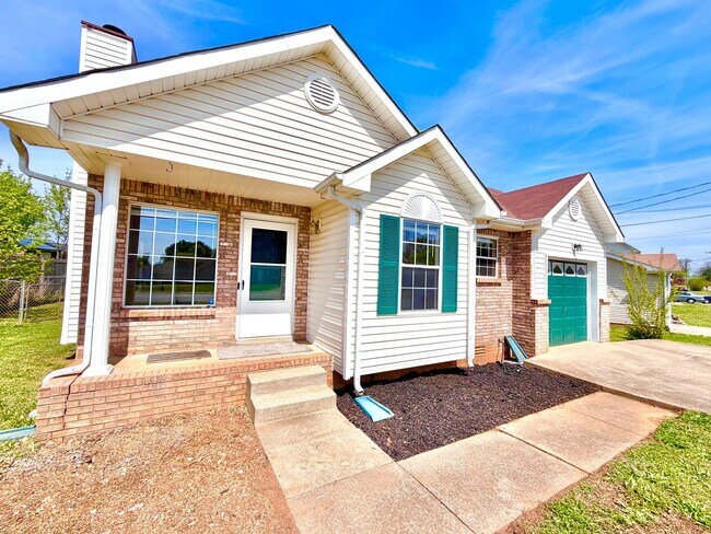 Building Photo - 1215 Marla Dr