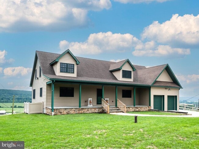 Building Photo - 42 Pine Grove Ln