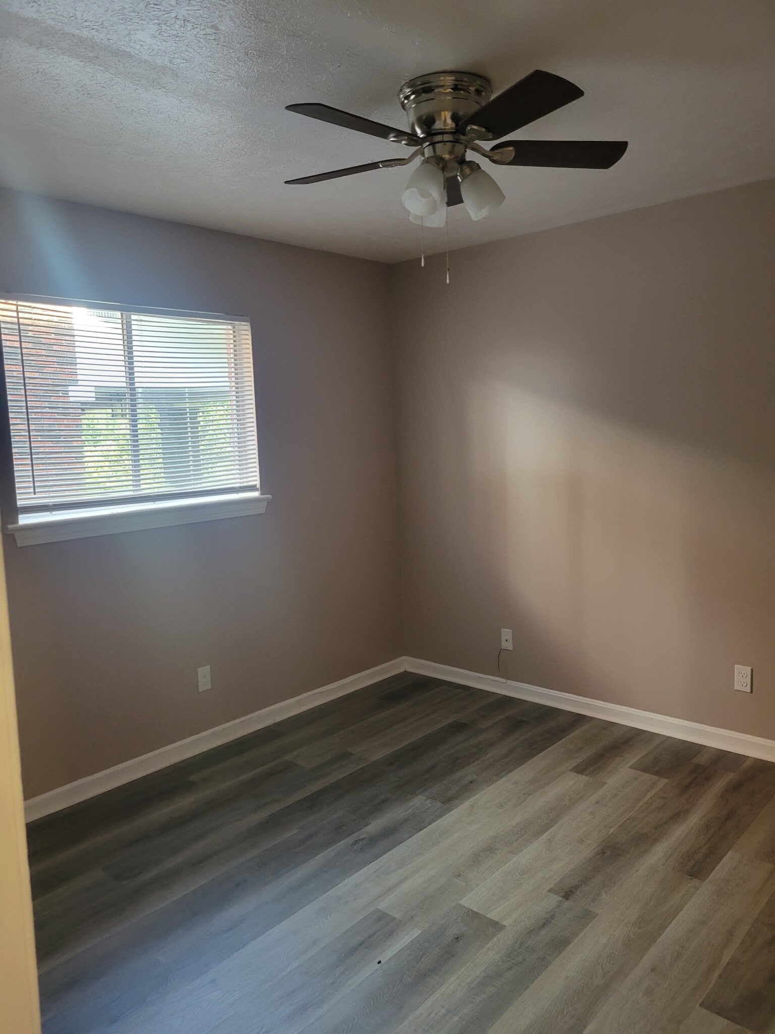 Building Photo - 2189 Baringer Ave