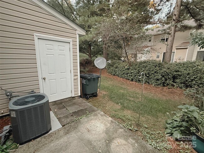 Building Photo - 10247 Reindeer Way Ln