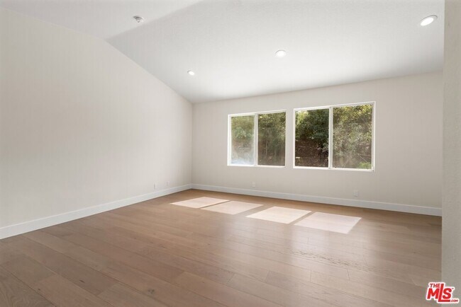 Building Photo - 18500 St Moritz Dr