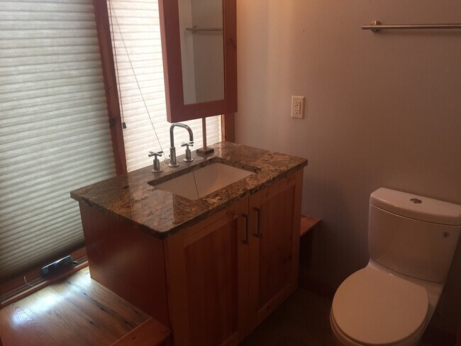 Building Photo - Amazing High End Condo in Award Winning "C...