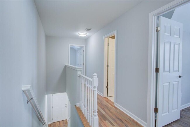 Building Photo - 1173 Arlington Ave SW