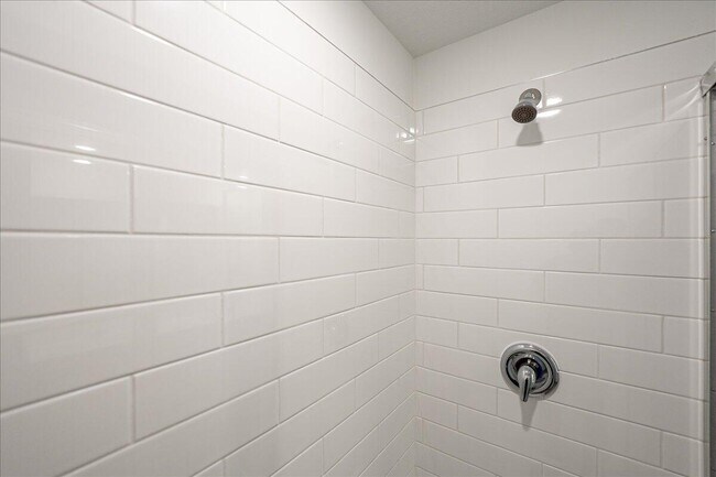 Building Photo - 6338 Windwood Wy