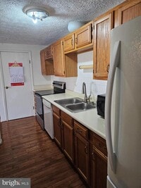 Building Photo - 503 Palmtree Dr