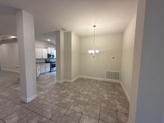 Building Photo - Truly Stunning 4-bedroom, 3-bathroom, 2 car garage in the beautiful new community of Villimar