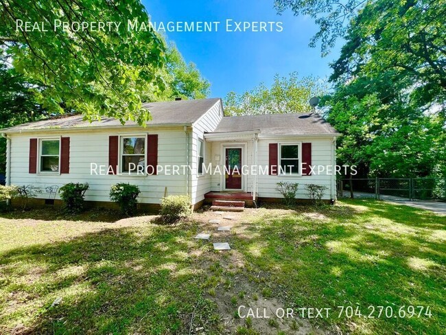 Building Photo - 1105 Balthis Dr