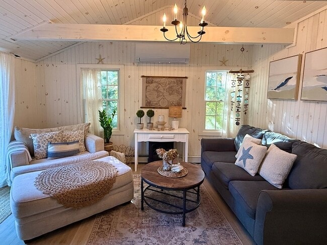 Building Photo - 28 Swan Lake Rd