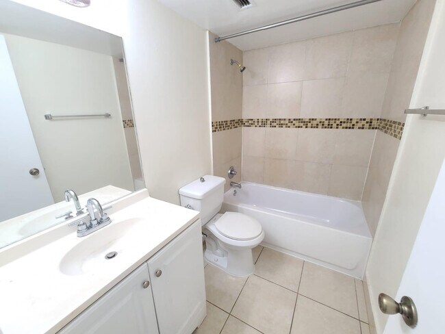 Building Photo - 496 NW 165th St