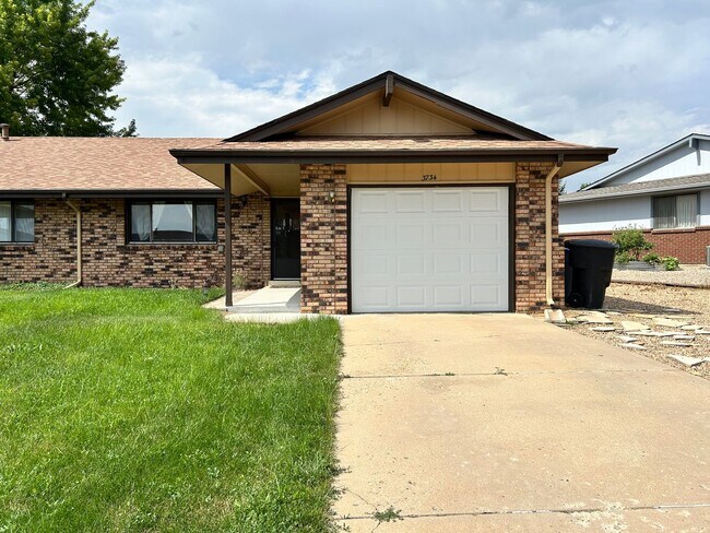 Primary Photo - Recently Remodeled 2Bd/2Ba with Attached G...