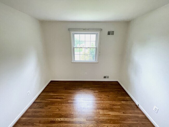 Building Photo - 8410 Buckhannon Dr