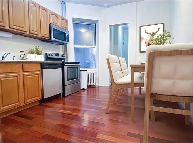 Building Photo - 129 W 56th St