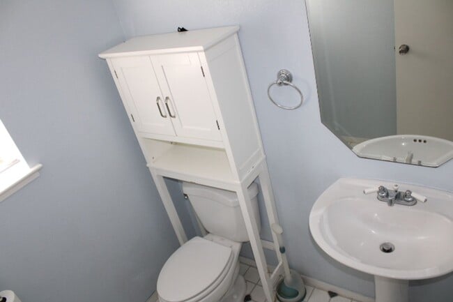 Building Photo - 151 Grenadine Way
