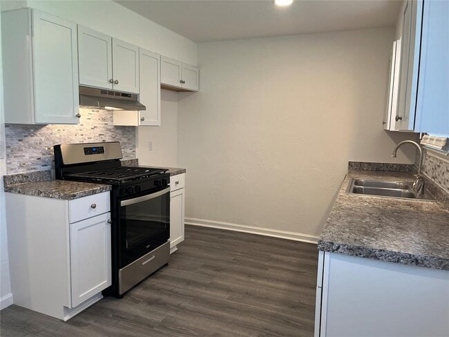 Building Photo - 1409 Mcdonald Dr