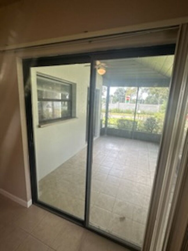 Building Photo - SW OCALA TOWNHOME