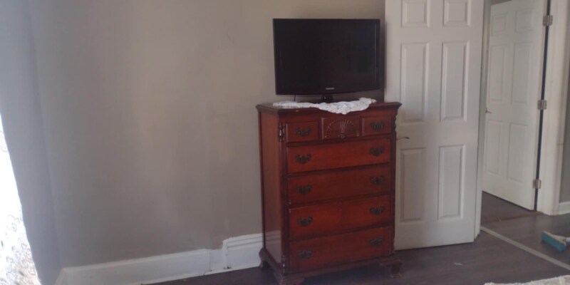 Building Photo - 869 Kenneth Ave