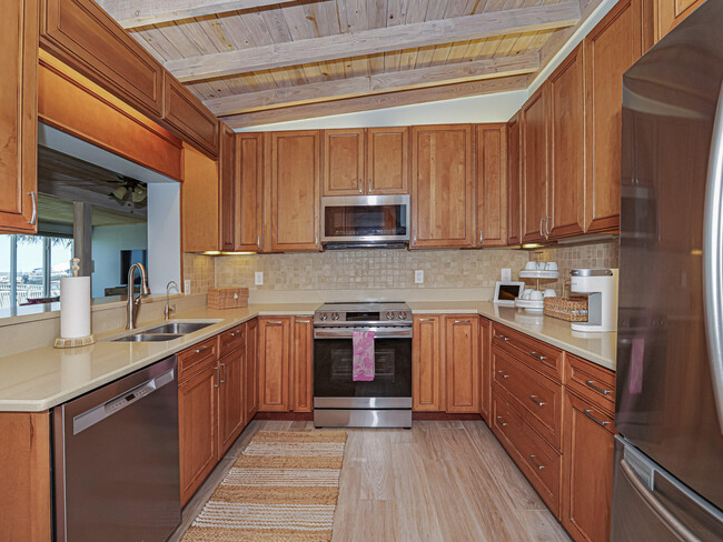 Building Photo - 13630 N Indian River Dr