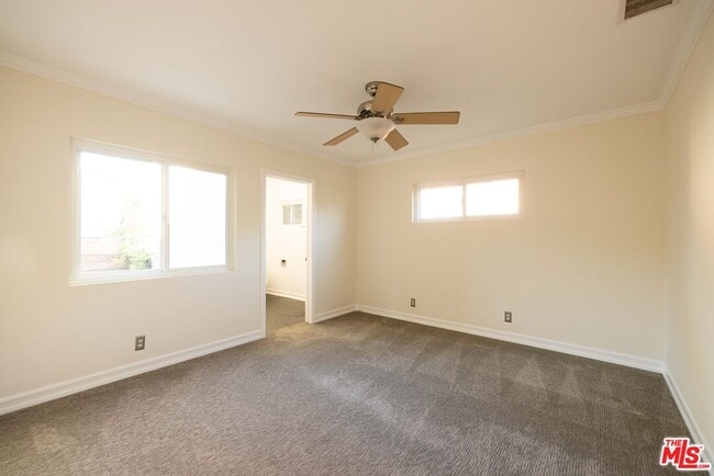 Building Photo - 3307 Madera Ave