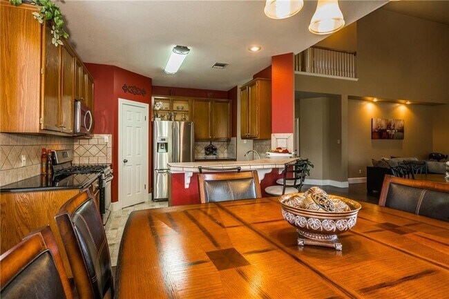 Building Photo - 15713 Monona Cove