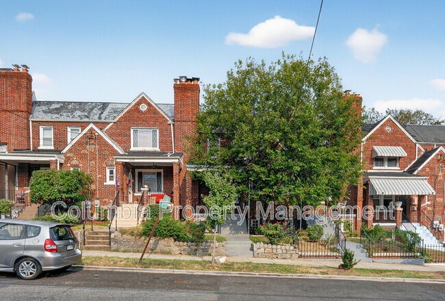 Primary Photo - 5221 2nd St NW