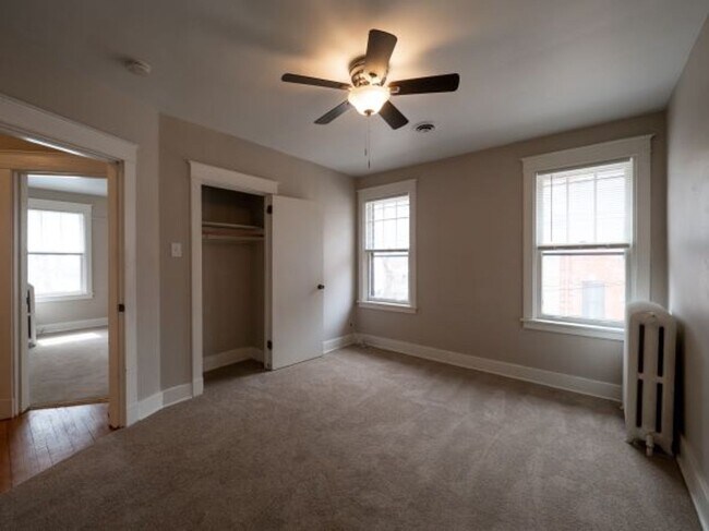 Building Photo - 319 W Hutchinson Ave