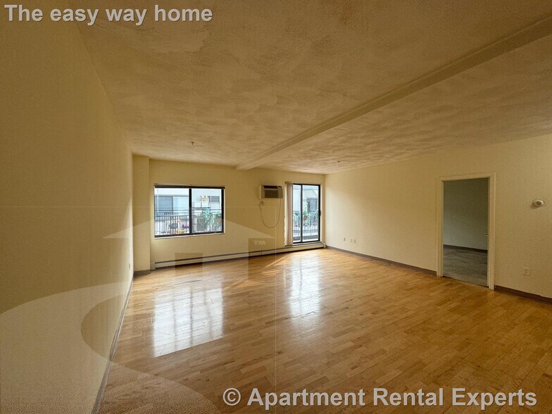 Building Photo - 373 Highland Ave