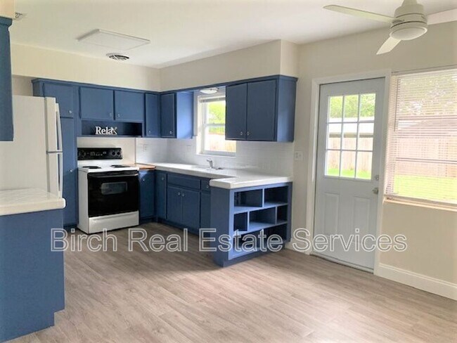 Building Photo - 1406 Lemon St