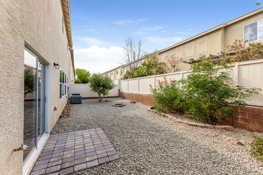 Building Photo - 8024 Aztec Basin Ave