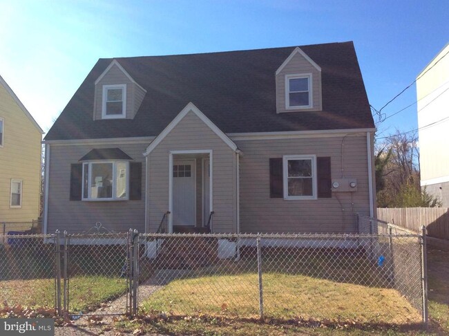 Building Photo - 1168 Romano Ave