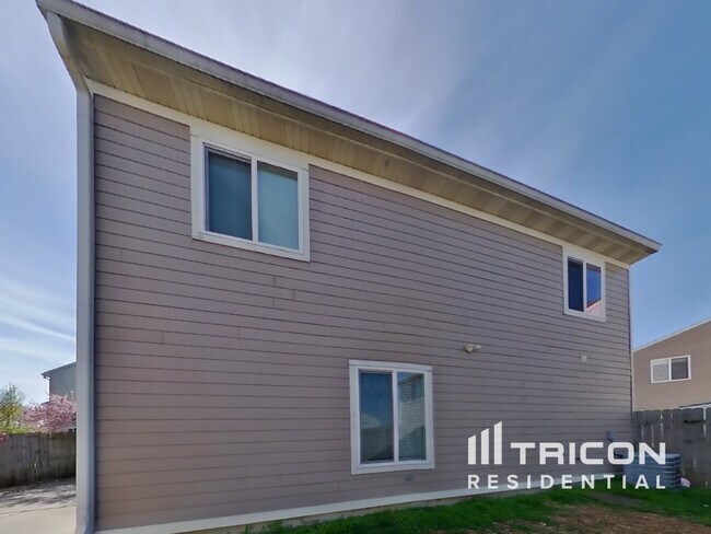Building Photo - 620 Scotch Pine Dr