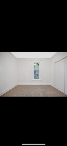 Primary Photo - 713 Thomas Ave