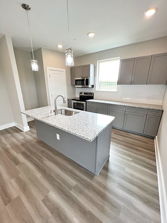 Building Photo - 3621 Bonnie Brae St