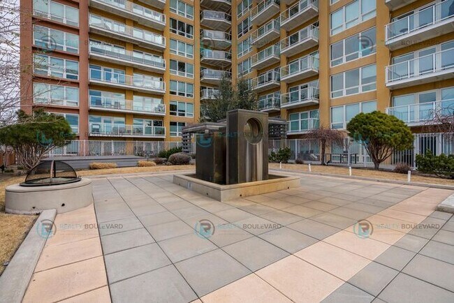 Building Photo - Modern 1 Bedroom 1 Bath Luxury Condo at Th...