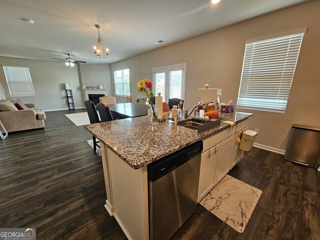 Building Photo - 52 White Spruce Wy