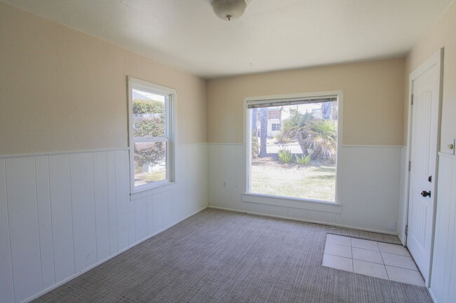 Building Photo - 1 Bed, 1 Bath Cottage in Grover Beach
