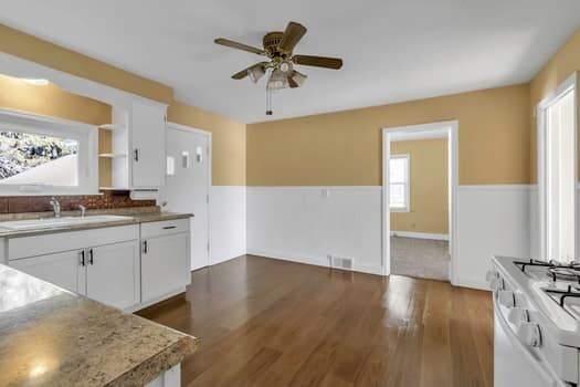 Building Photo - 220 Pleasant View Dr