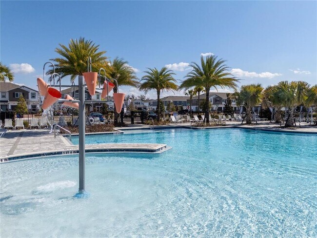 Building Photo - 5090 Shady Pnes Dr