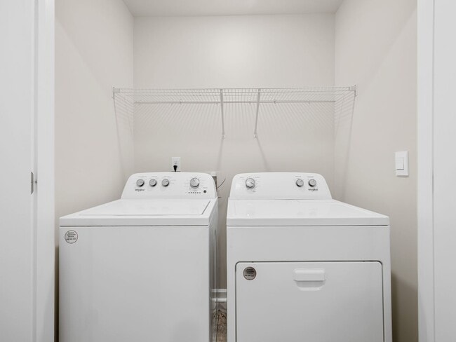 Building Photo - Modern living meets Convenience- Townhome in Greer, SC! $500 OFF First Months Rent!!