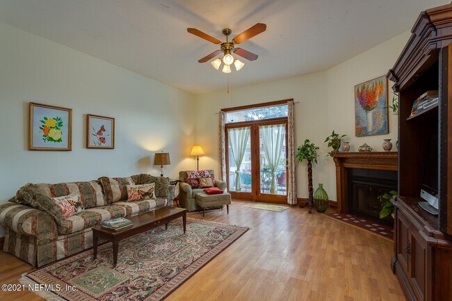 Building Photo - 2716 Oak St