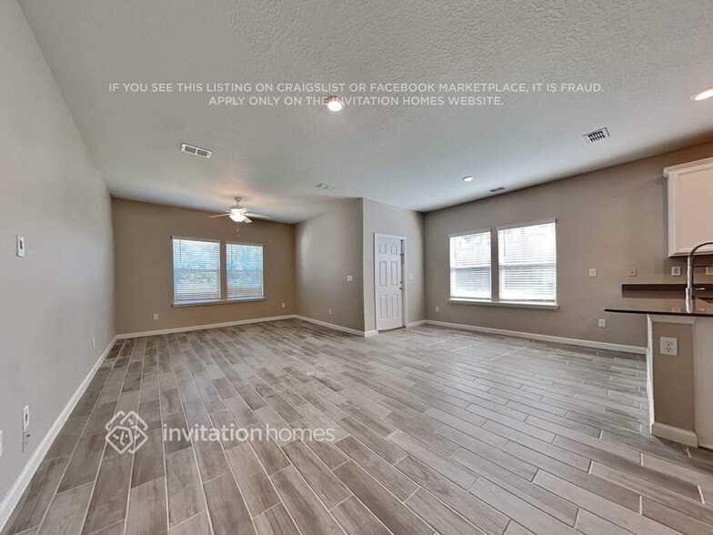 Building Photo - 13232 Shore Grass Dr