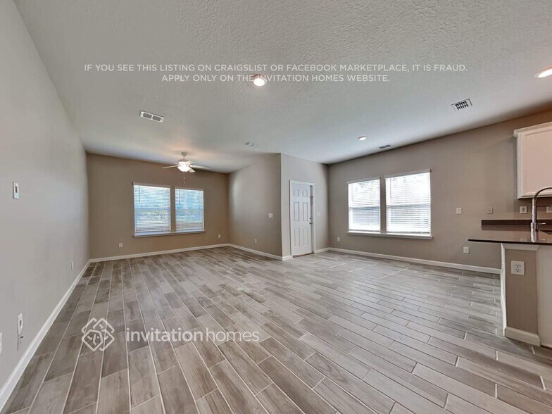 Building Photo - 13253 Shore Grass Dr