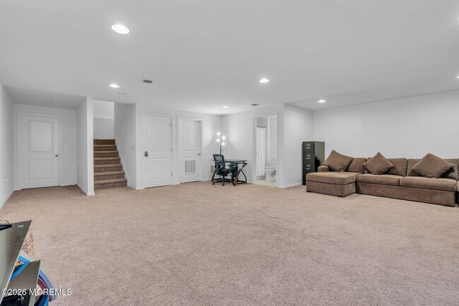 Building Photo - 2 Malcolm Way