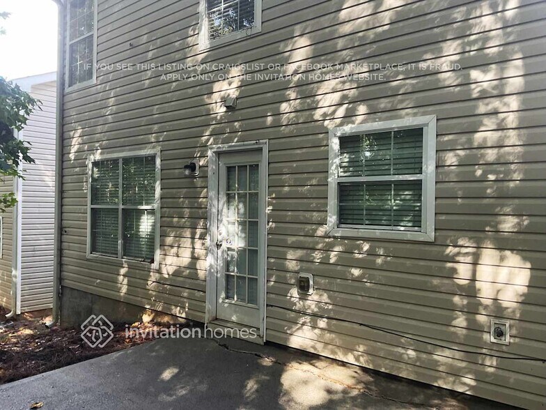 Building Photo - 107 Hidden Creek Dr