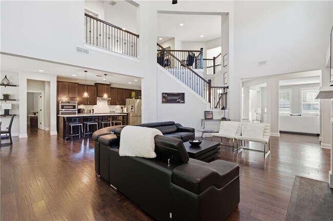 Building Photo - 2530 Maple Ridge Ln