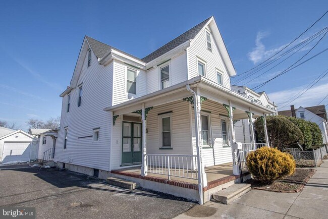 Building Photo - 131 Bridgeboro St