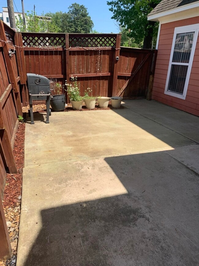 Building Photo - 158 Keel Ave