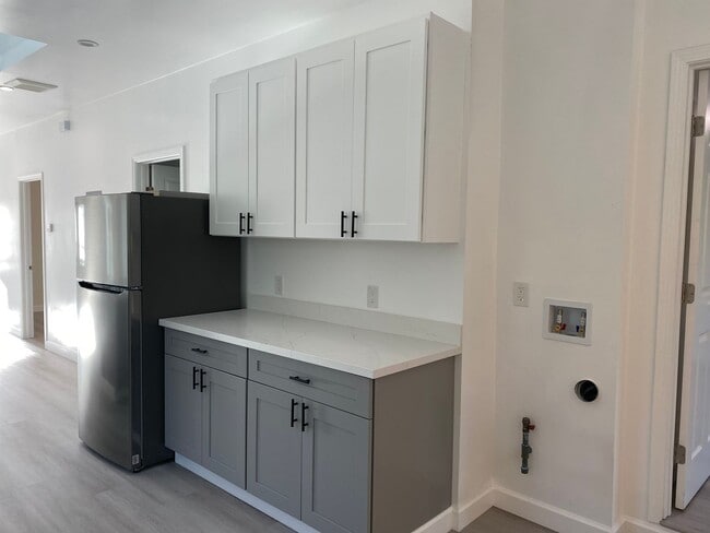 Building Photo - 1711 Bridge Ave