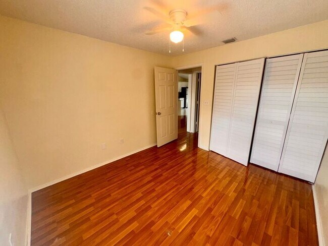 Building Photo - 3651 N Goldenrod Rd