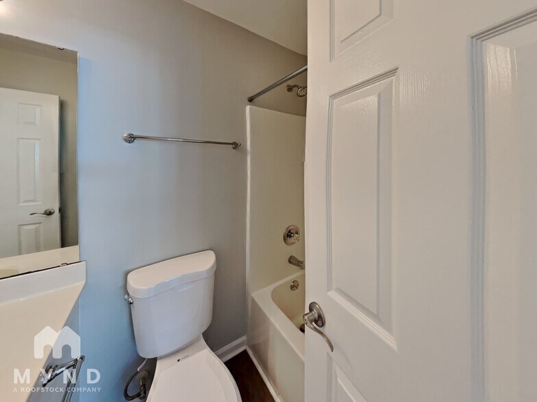 Building Photo - 4424 Valley Cove Ct